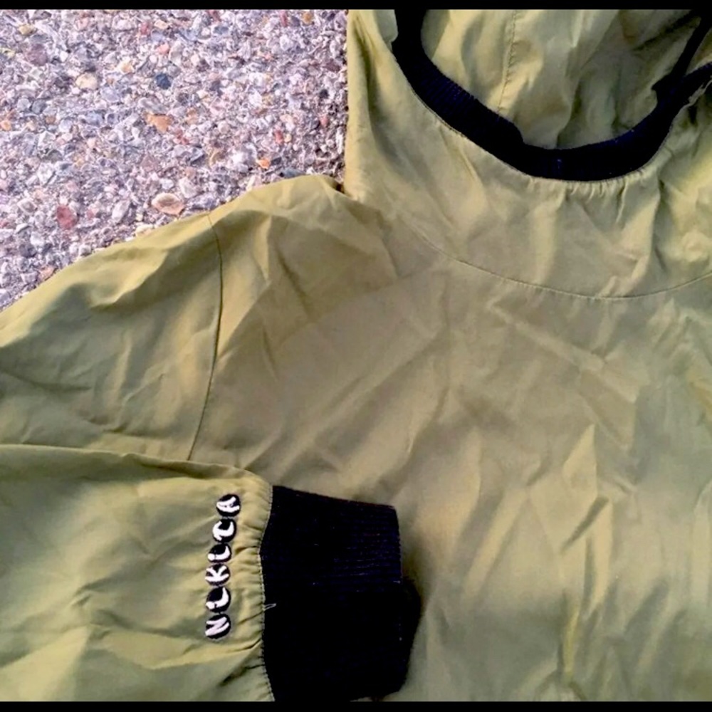 Nikita pullover hoodie size L